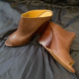 Nine West: Size 6.5 Brown Wedge